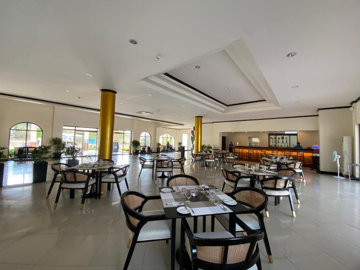 Plaza Del Norte Hotel And Convention Center Laoag Buitenkant foto