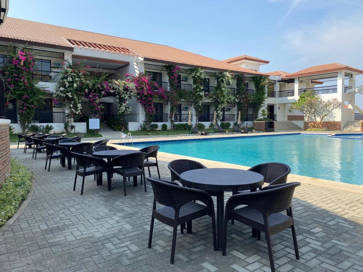 Plaza Del Norte Hotel And Convention Center Laoag Buitenkant foto